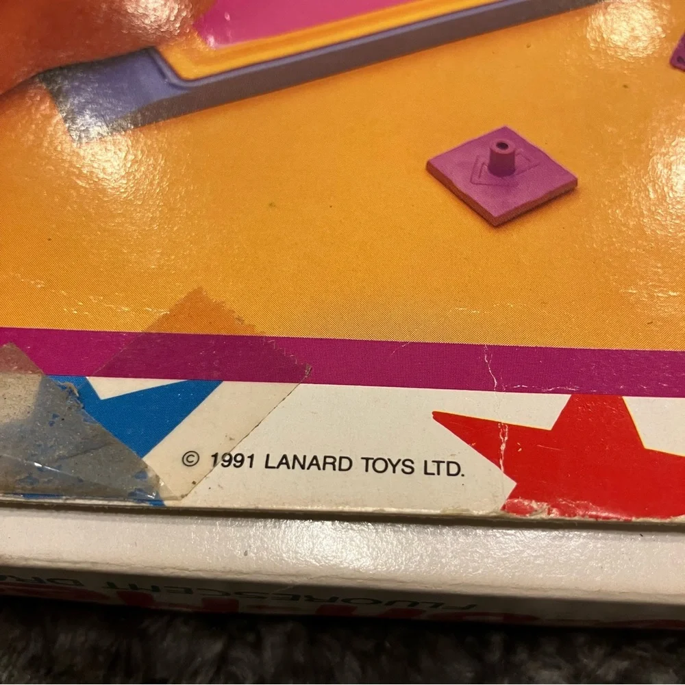 VTG‎ 1991 Lanard Toys Draw-on-Neon Fluorescent Drawing Slate Collectible